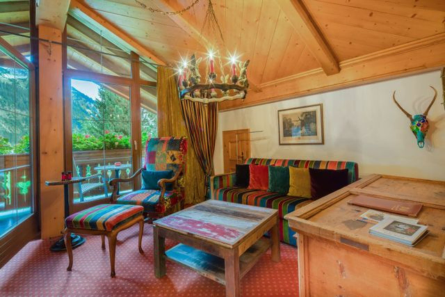 LOFTSUITE GEIERWALLY
